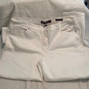 Gloria Vanderbilt White Jeans